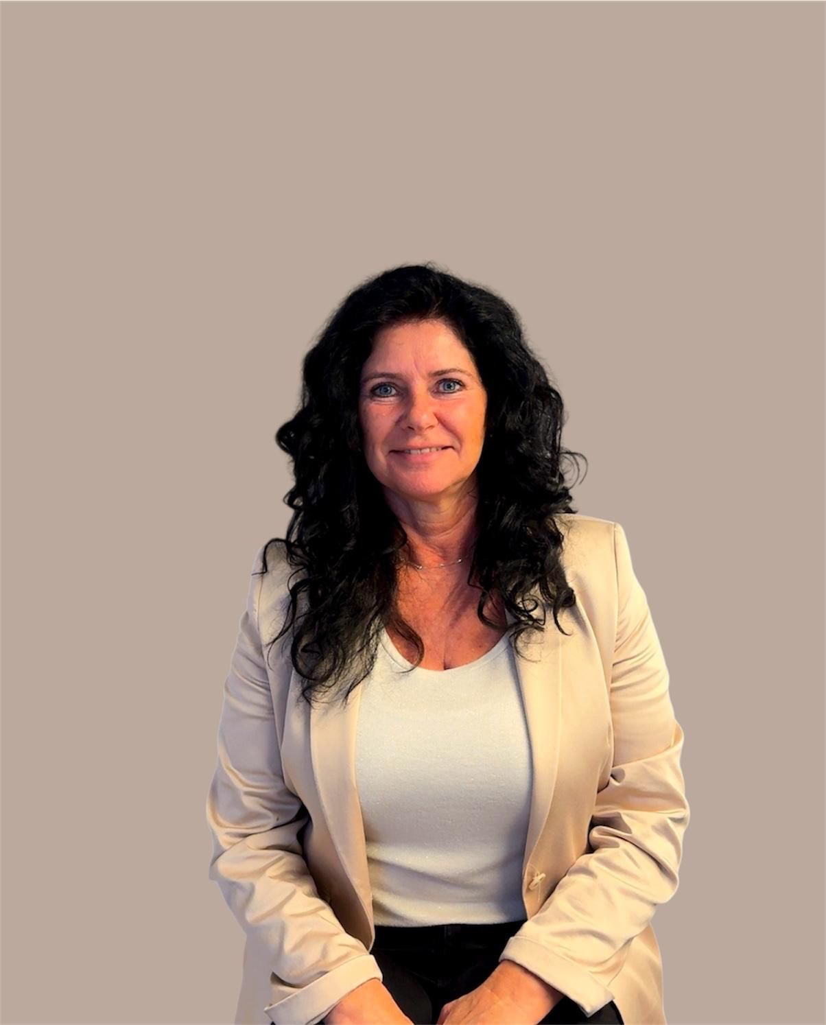 Simone Schiemer, Medizinische Fachangestellte